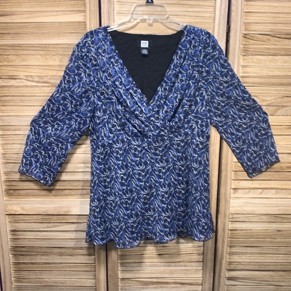 Studio 1940 Blue Swirl V-Neck Blouse